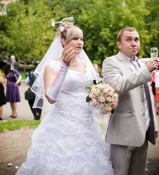 【面白画像】結婚式で撮影されたヘンテコな写真