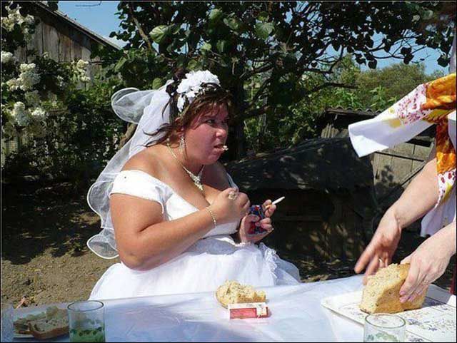 【面白画像】結婚式で撮影されたヘンテコな写真