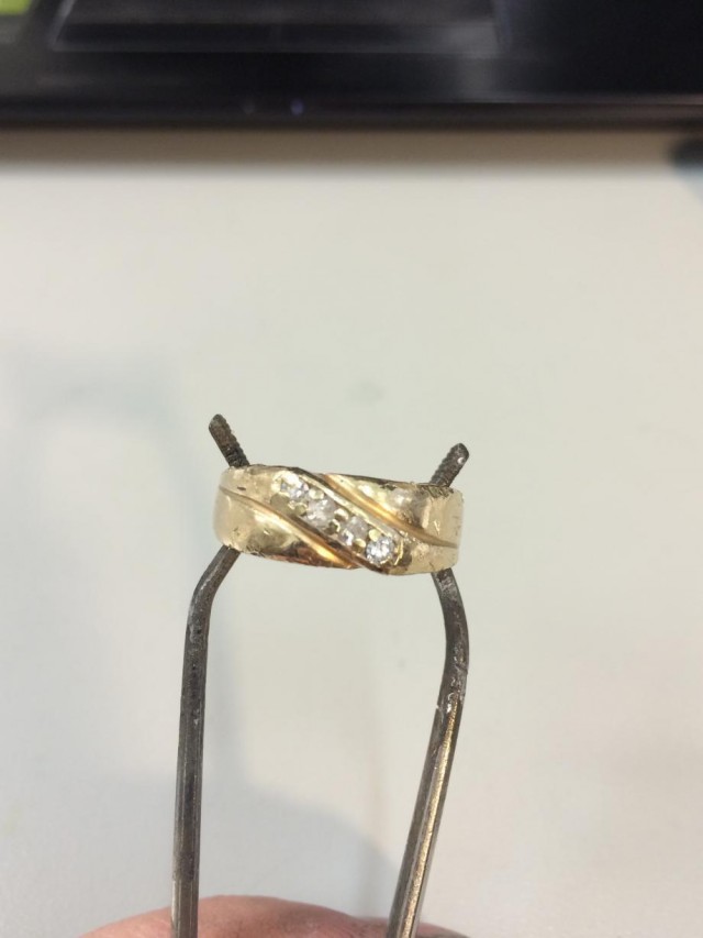 ディスポーザーに落ちた指輪の修理過程