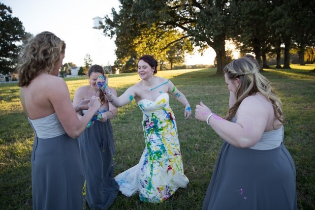 結婚式寸前で振られた花嫁の撮影会写真に世界中が拍手！