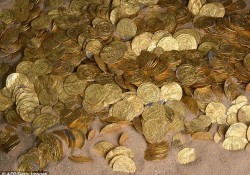 1,000年前の金貨2,000枚を海の底でダイバーが発見！