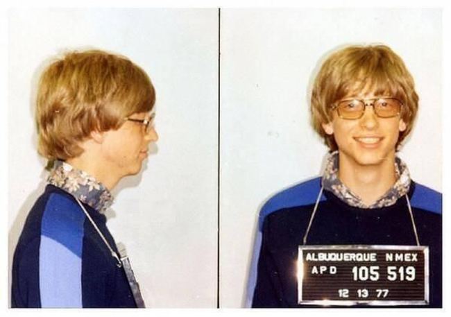 1977年、無免許運転で逮捕されたビル・ゲイツのマグショット